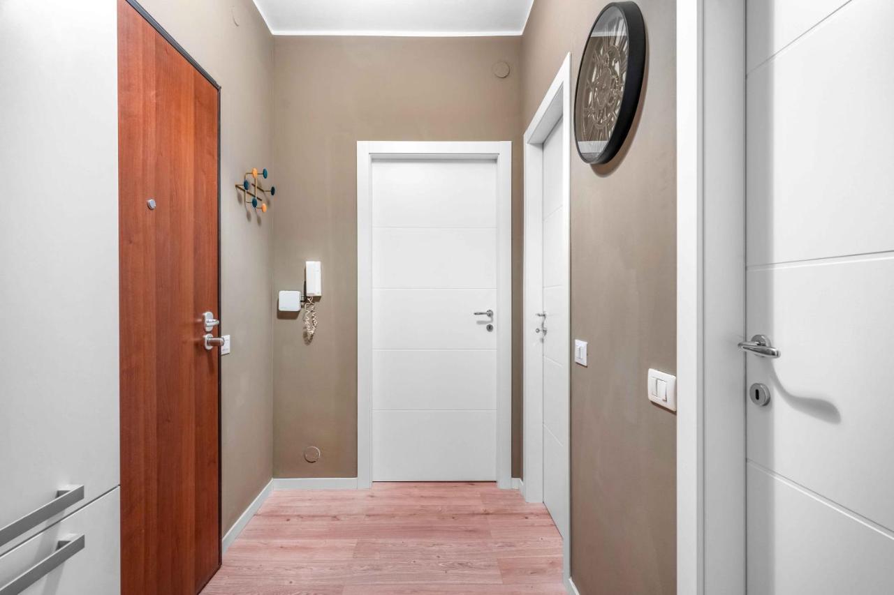 Tul18 - New With Modern Design - Apartment
