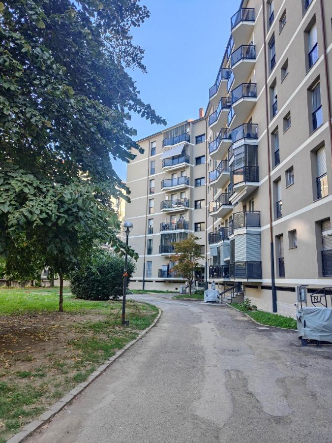 Elegante Bilocale A Con Balcone * Milão