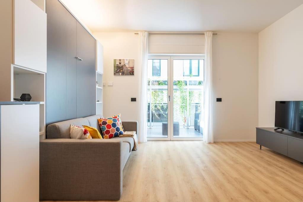 Emotichome 8 E 9 Flexyrent Studio Apartment