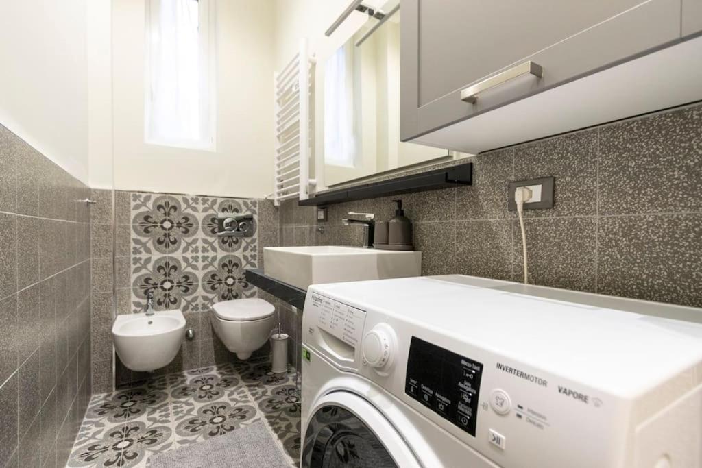 Apartment The Italian Design - 10 Minutes To Duomo *