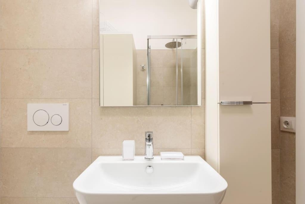 Elegante Bilocale San Calocero Apartamento Milão