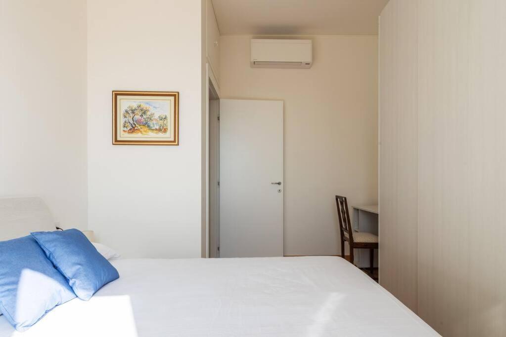 Elegante Bilocale San Calocero Apartamento Milão