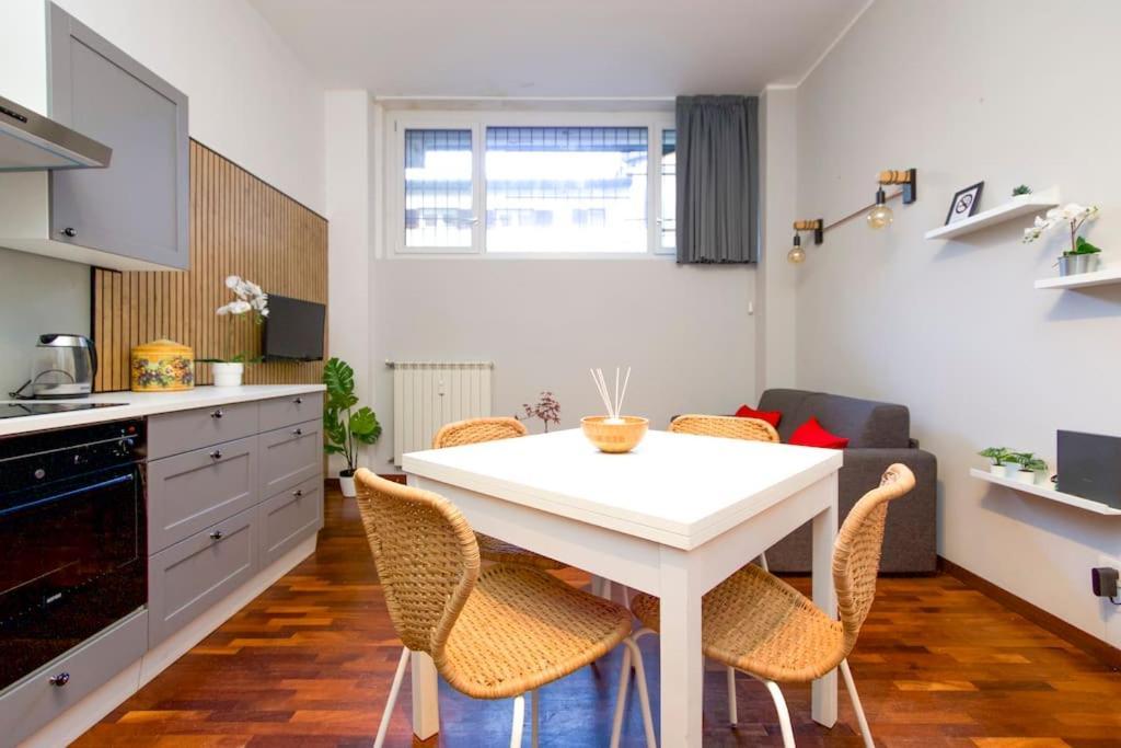 Apartment Naviglio Grande - Duomo In 15 Minuti Milan