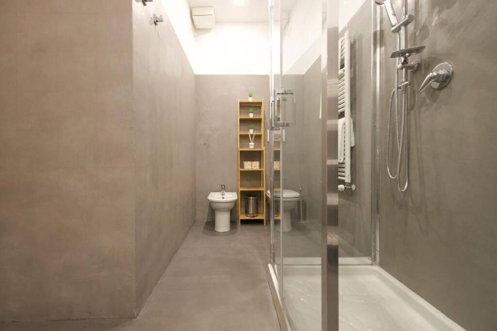 Apartment Naviglio Grande - Duomo In 15 Minuti Milan