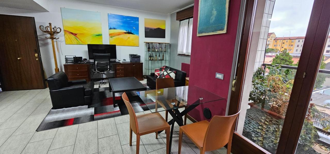 Ideal For Families,pets,business Apartment