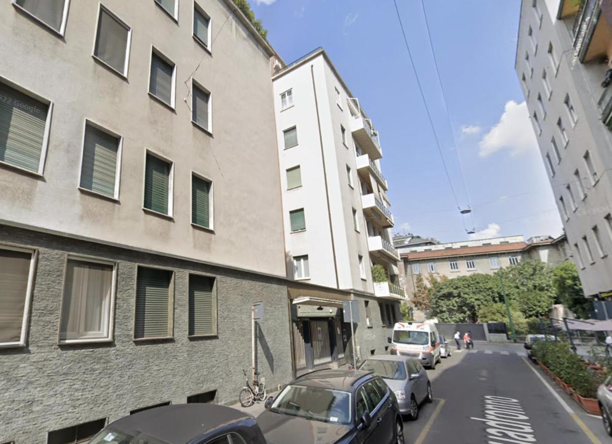 Stayeasy Quadronno33 - 3 Bedrooms, 2 Baths - Duomo Walking Distance Apartment Mailand