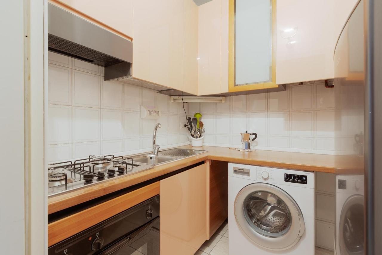 Famagosta M2 Subway Apartment Milan