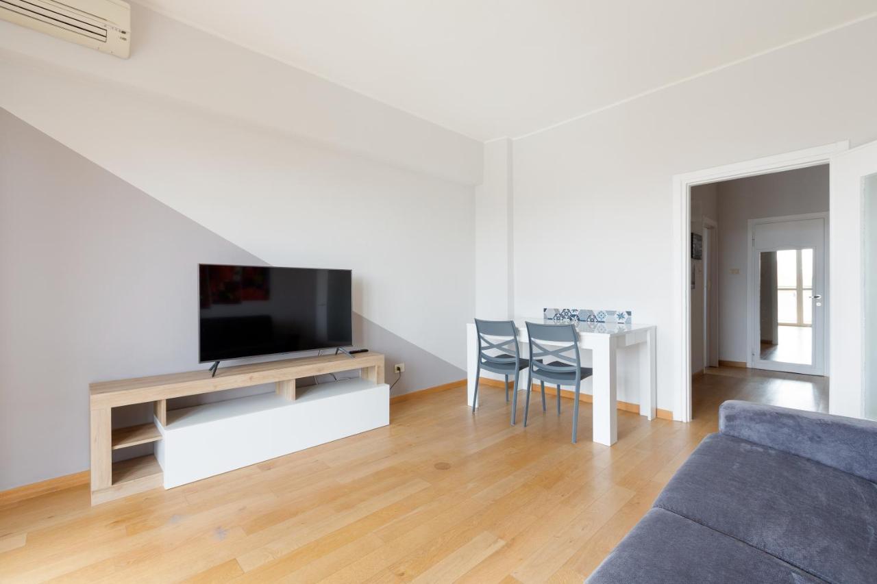 Famagosta Balcony Apartment Mailand