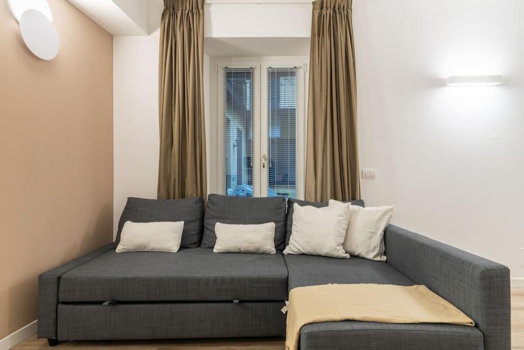 Mora Flexyrent A.c. - Colonne Milan