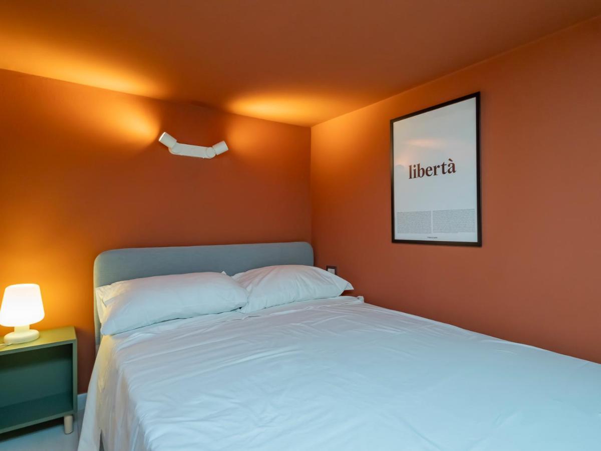 Ihost - Romilli 17a * Mailand