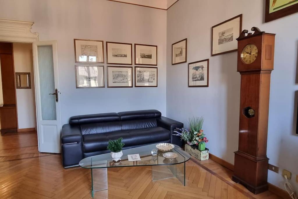 Uncle's House, 150 Mq Only Two Stops From Duomo Apartment *