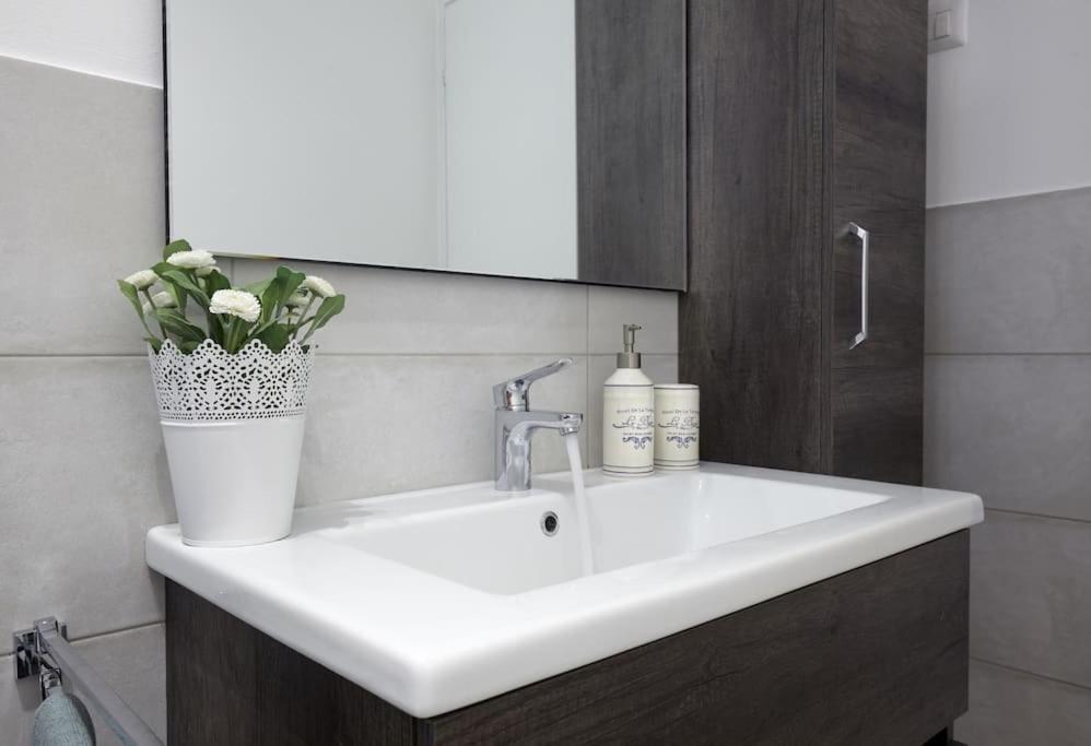 Apartamento Youhosty - Pellegrini 8/4 *