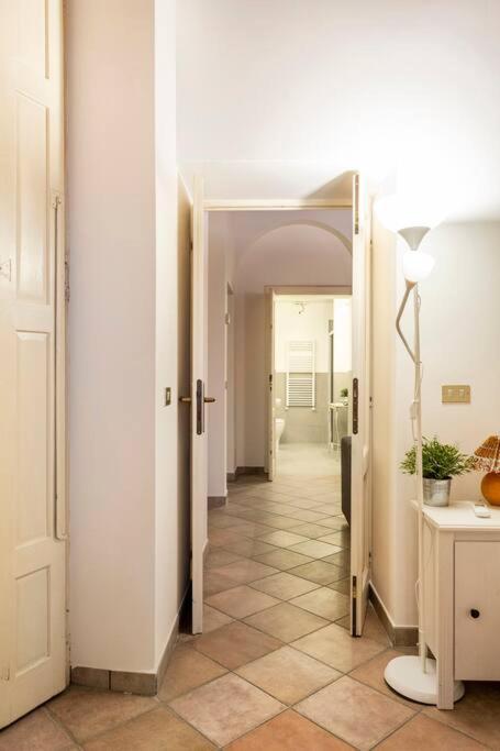 Vintage A Teatro Scala Apartment *