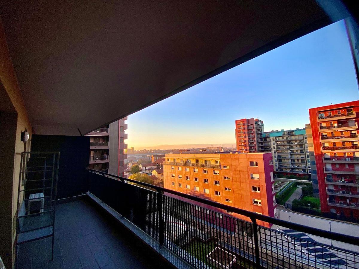 Triumph Tower Politecnico Apartment *