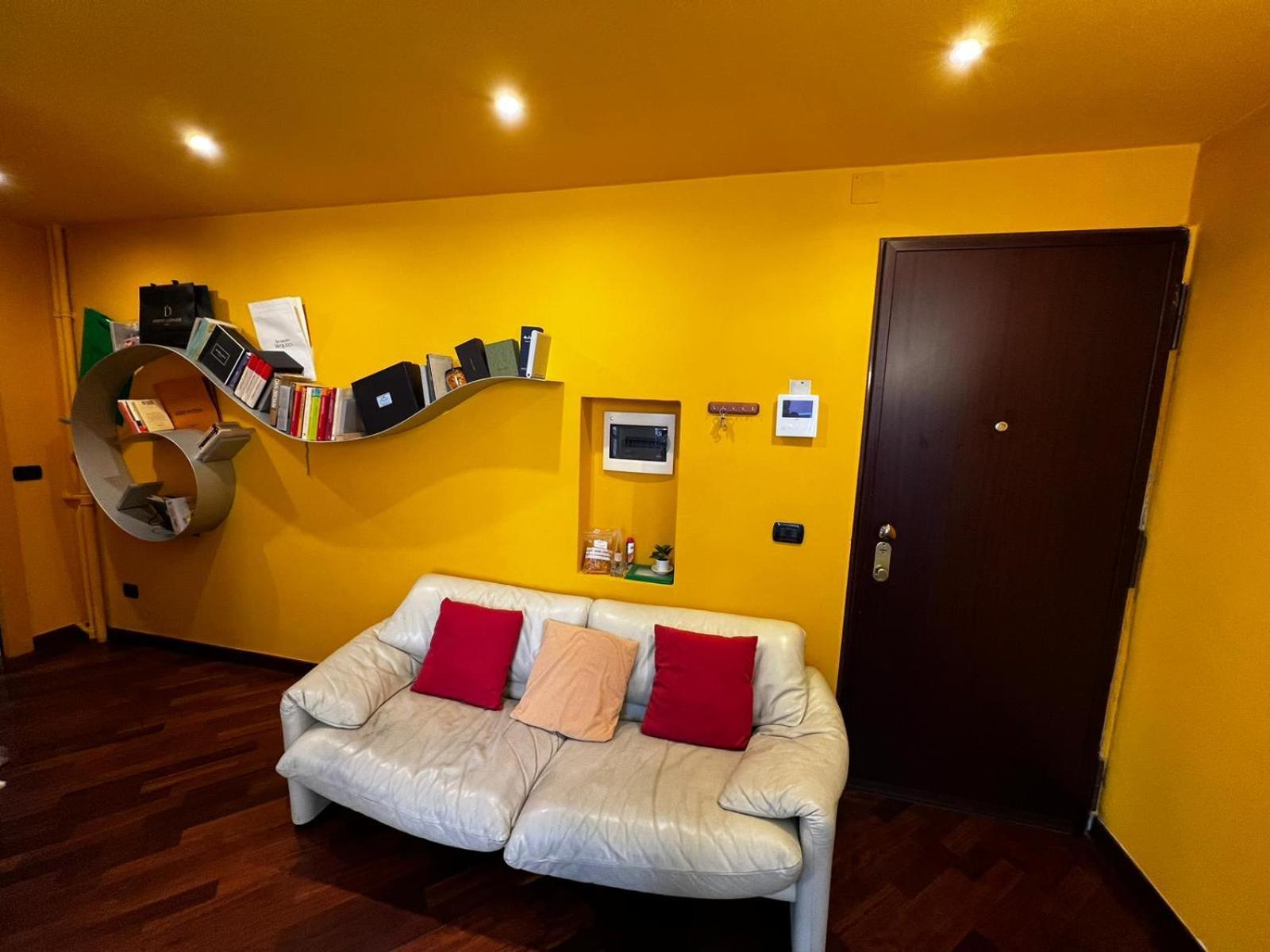 Guzzo B - Elegant Flat With Balcony At Bolivar M4 Metro * Milão