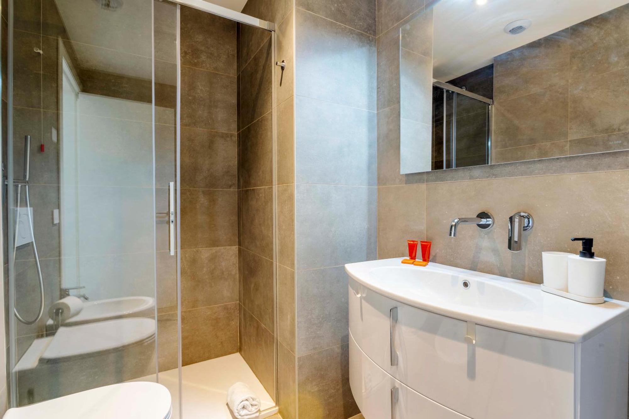 Luvi - Occhialini 4 * Mailand