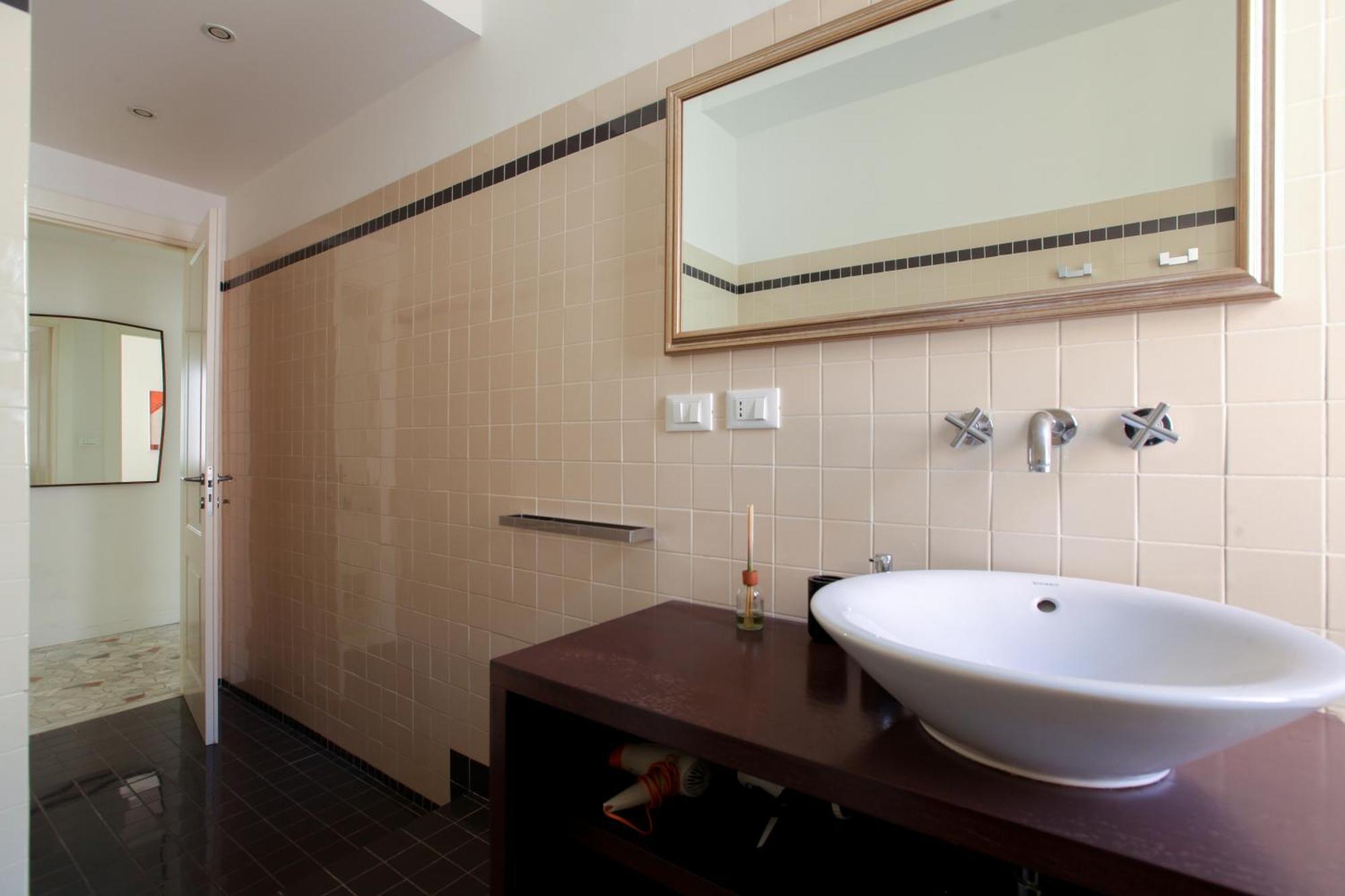 Hacca Collection - 3br Bocconi-navigli * Milan