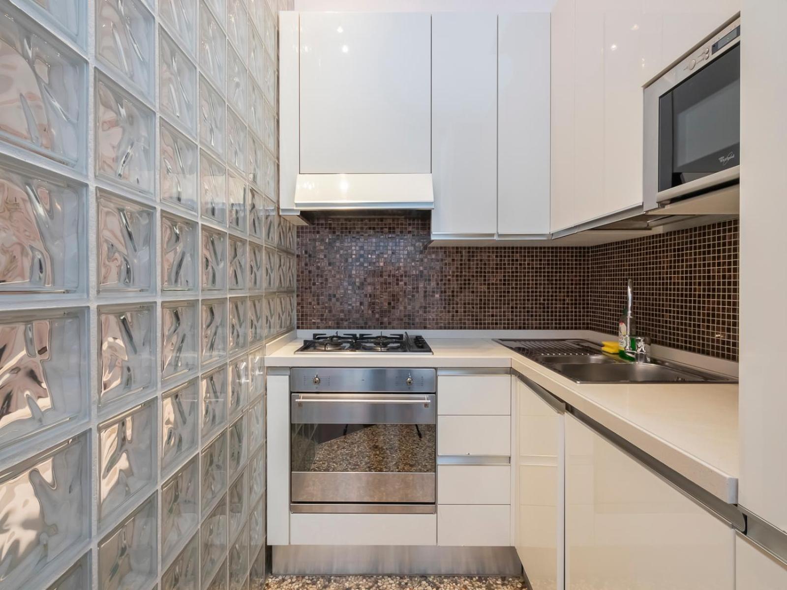Xenia - Elegant Two-room In Porta Venezia *