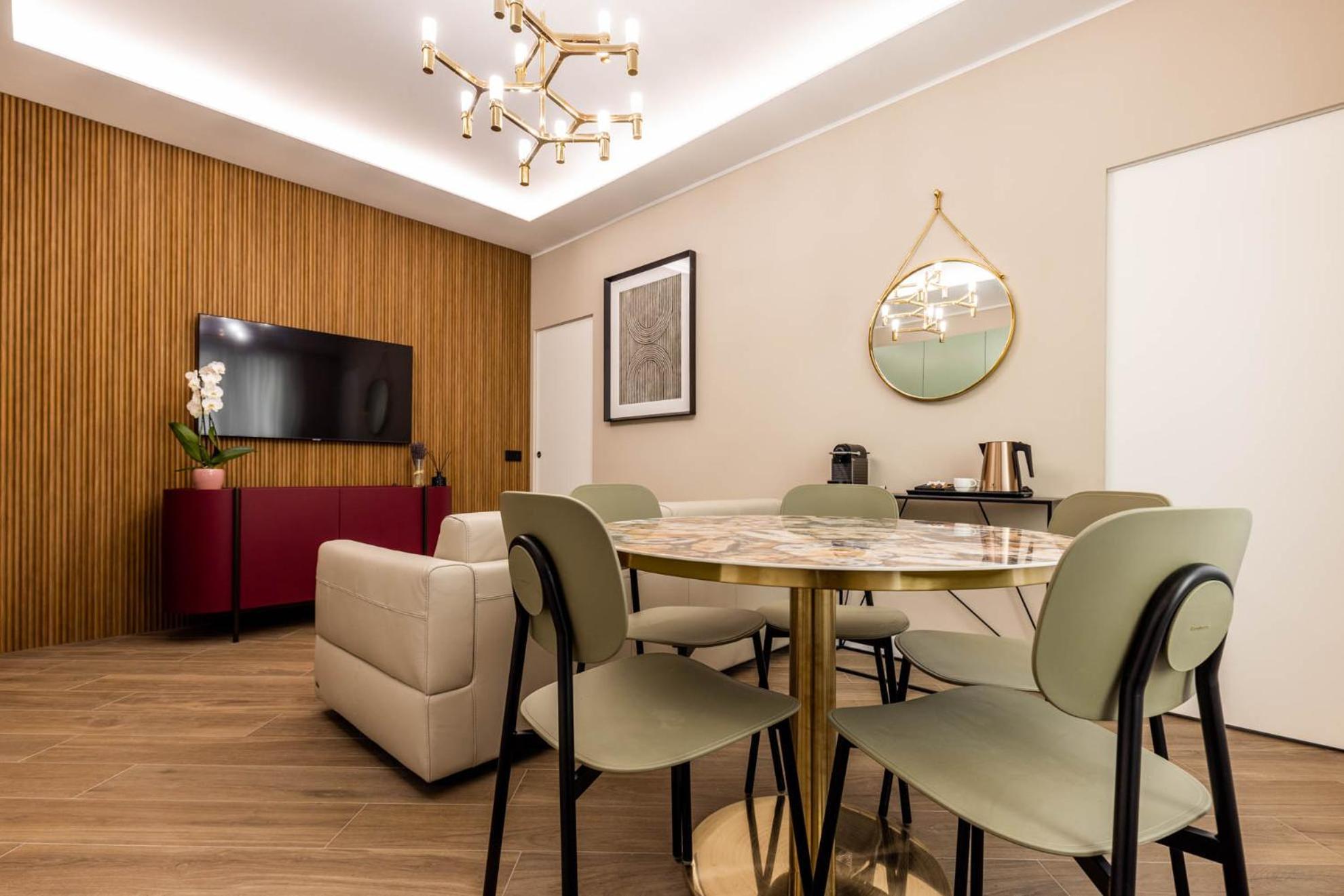 Apartamento Gogh Golden House Next To Duomo *