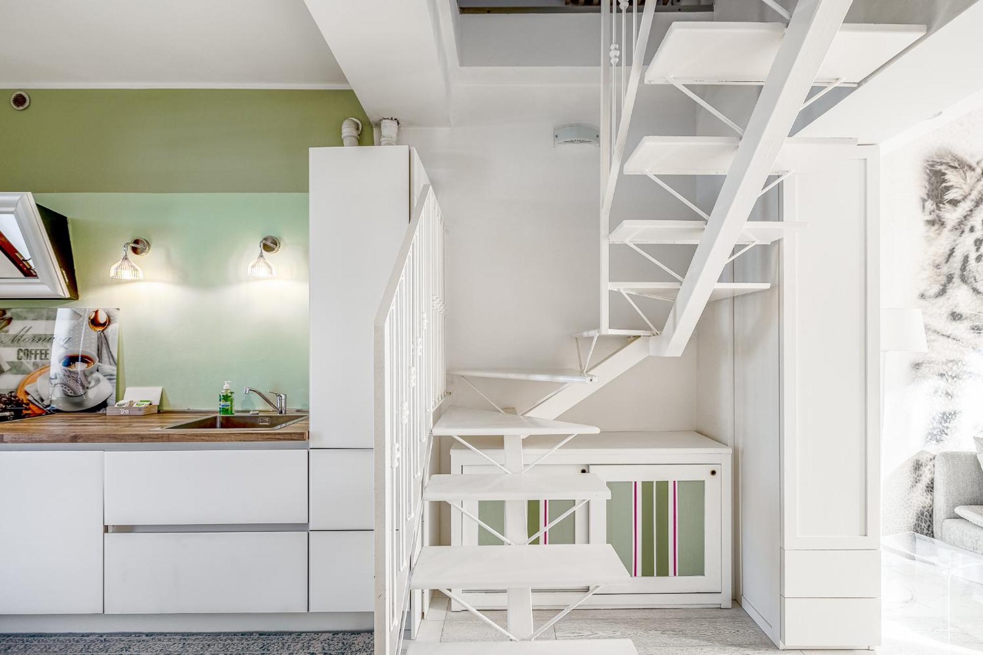 Bright Loft - Free Private Parking *