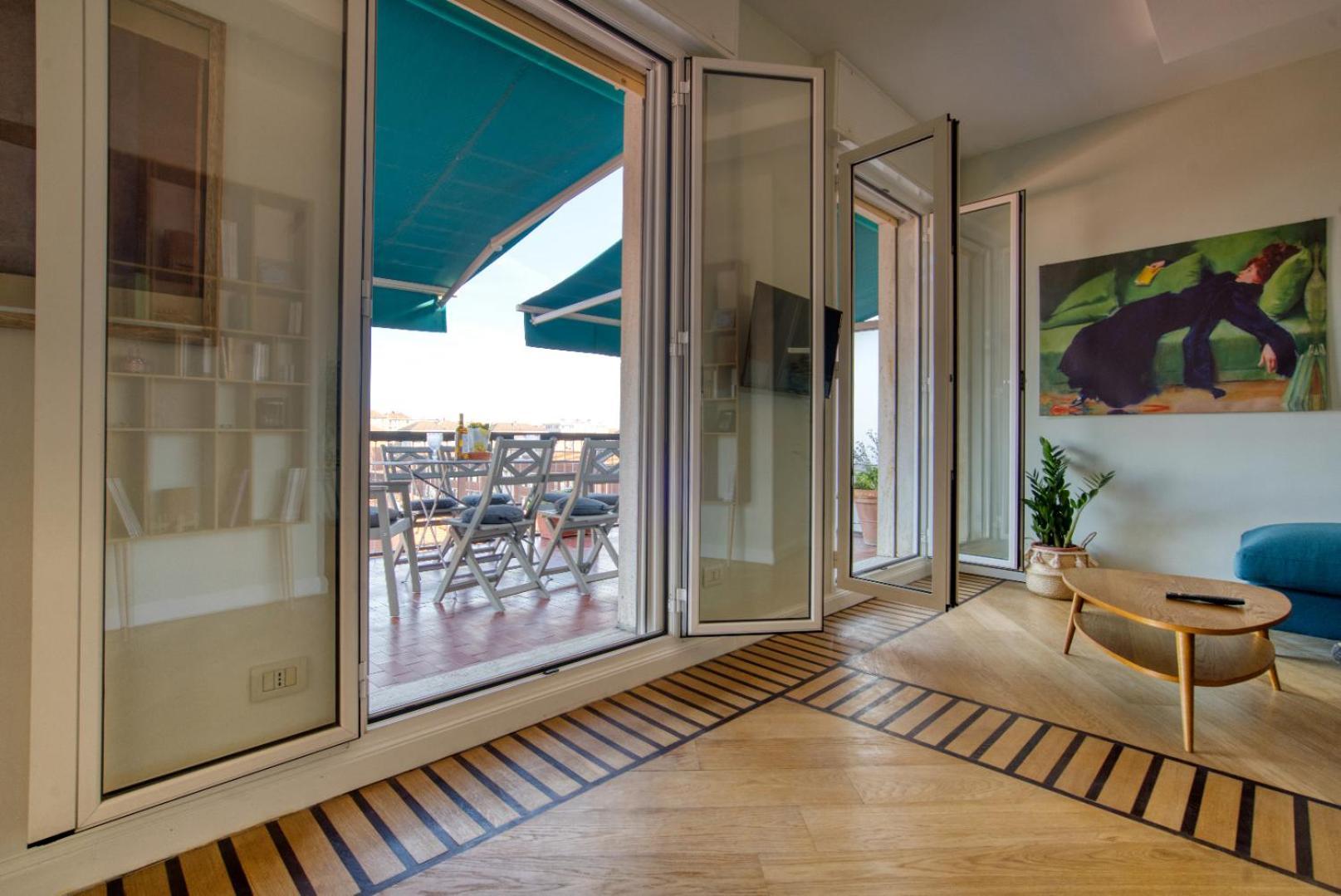 Spacious Penthouse With Panoramic Terrace - 20 Minutes From Duomo Apartment