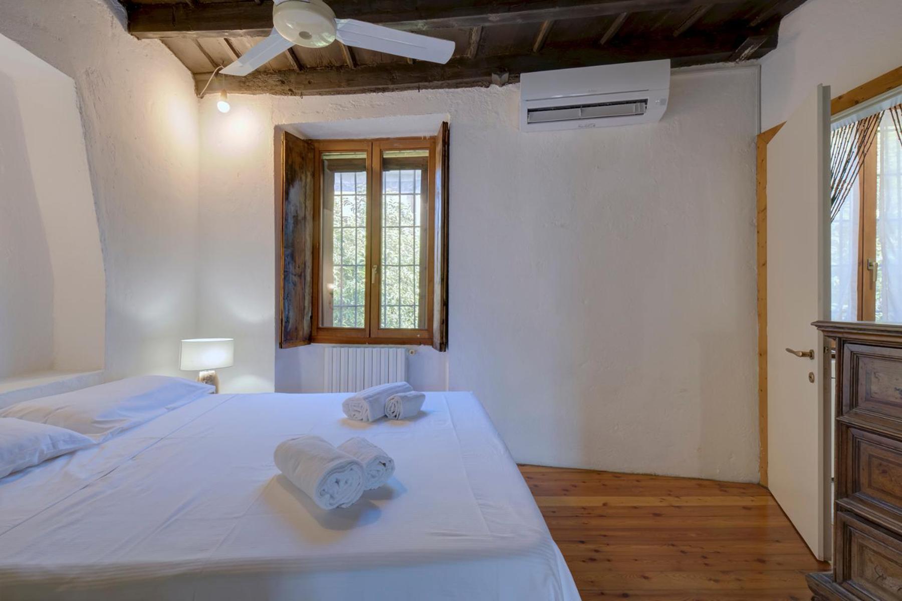 Navigli, Caratteristico Milanese Apartamento Milão