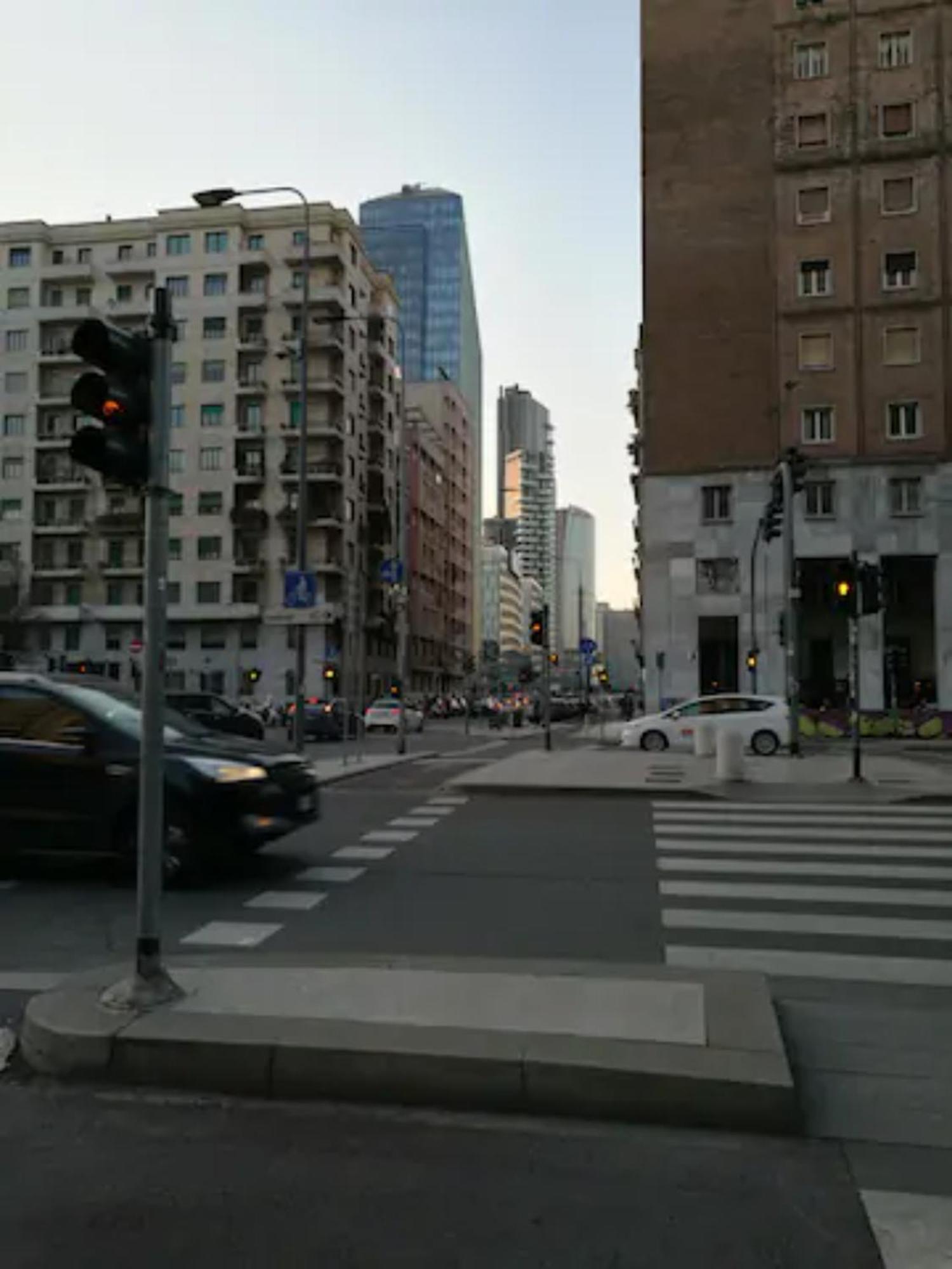 Apartamento Mm3/repubblica A 5 Minuti Dal Duomo Milão