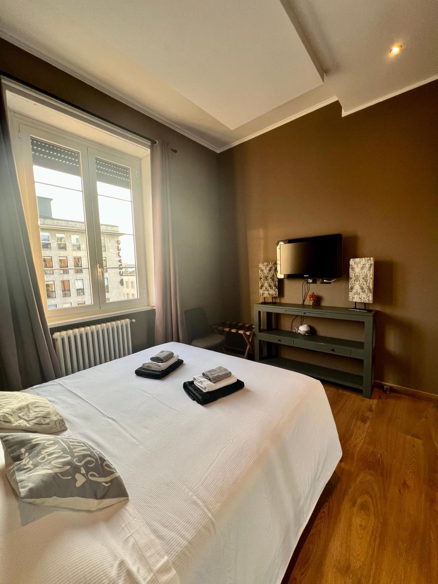New Luxury Stunning Bilo In The Heart Of Moscova Apartment Mailand