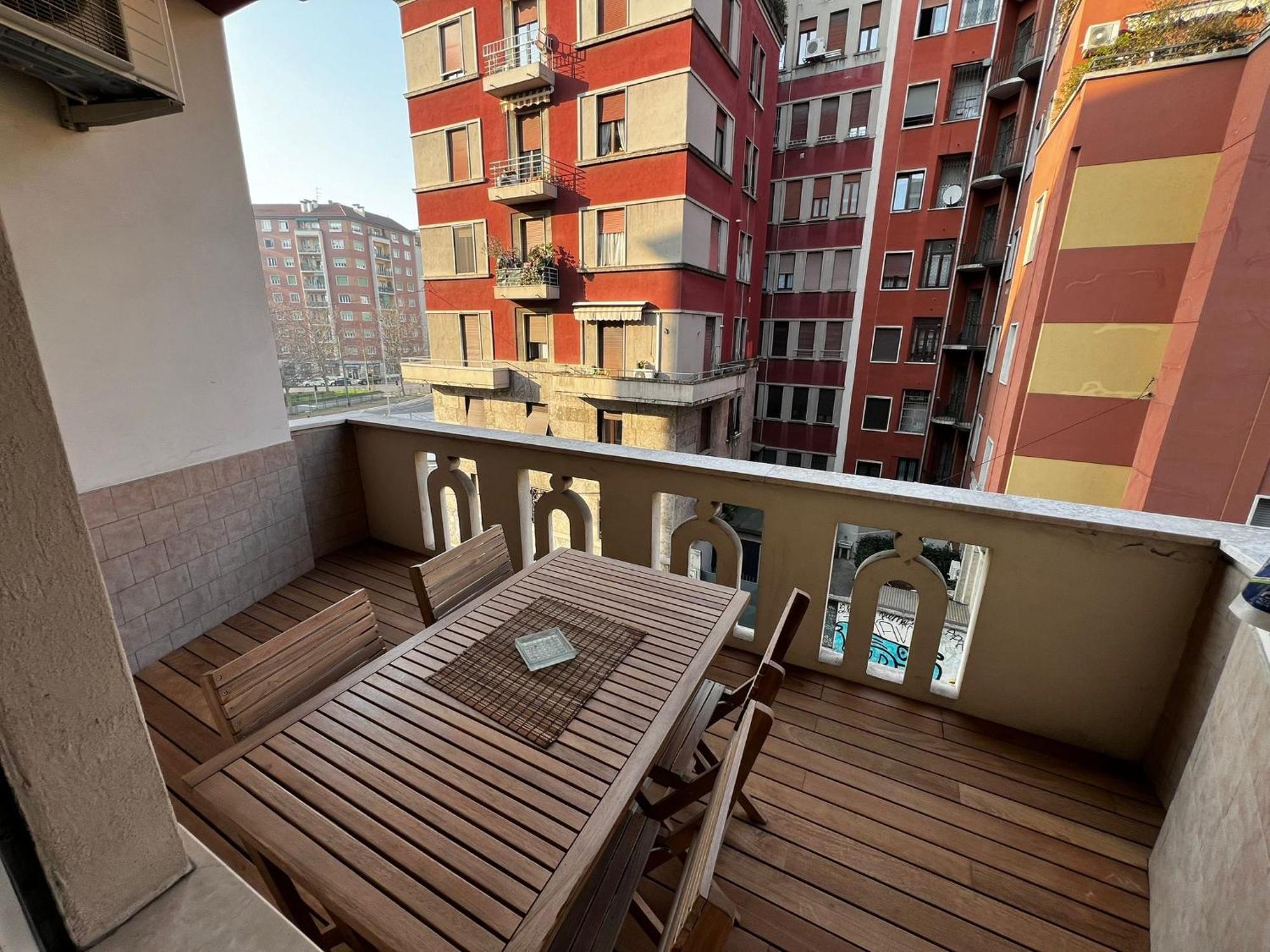 Guzzo B - Elegant Flat With Balcony At Bolivar M4 Metro