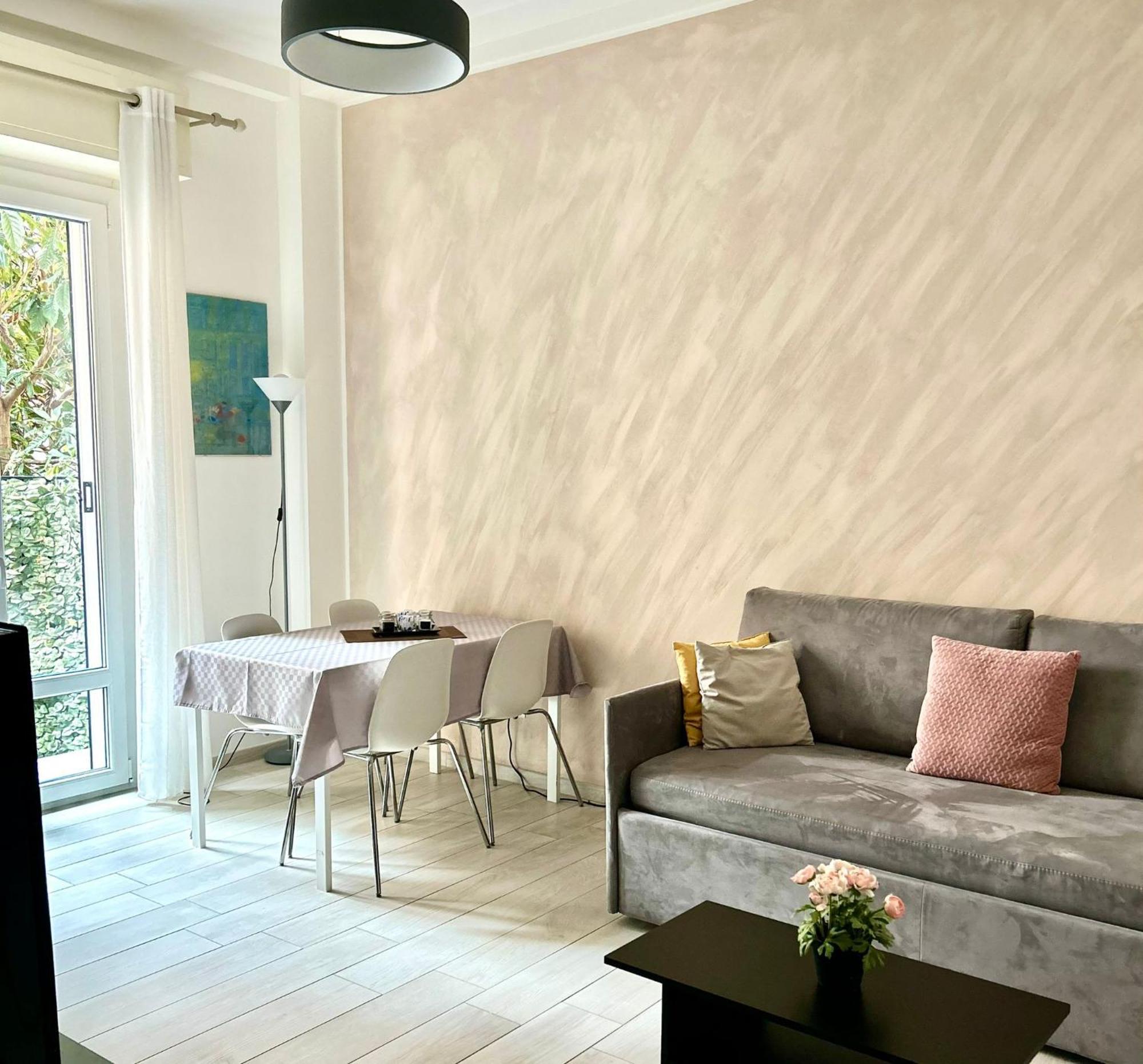 Apartment Lovely 2 With Small Garden Mailand