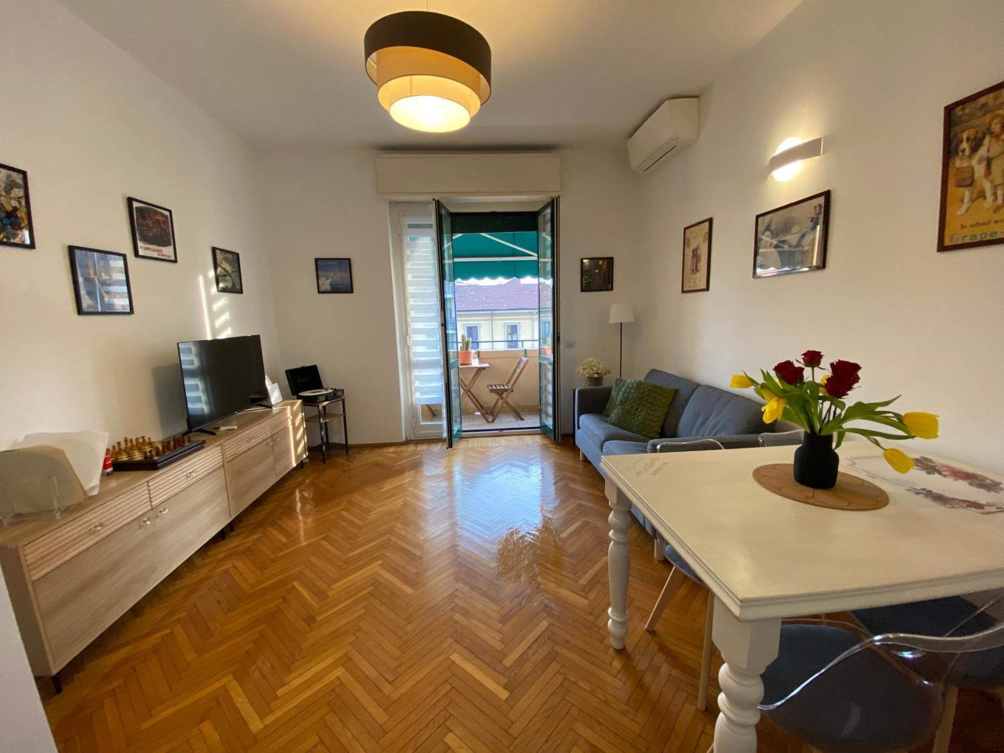 Daniela's Spazioso Ai Navigli Apartamento