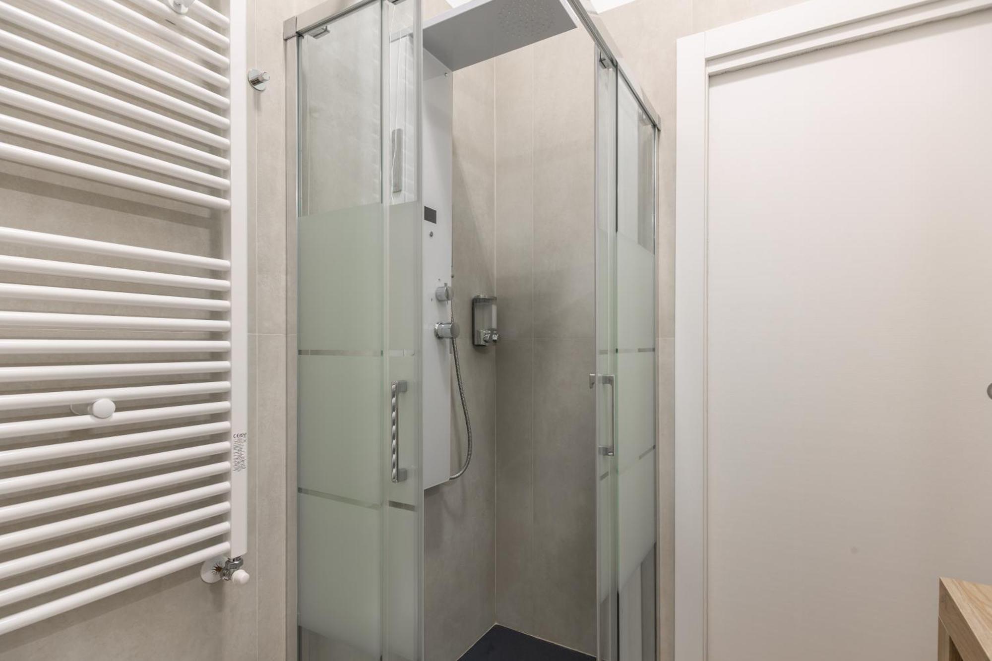 Ourjoy Condo, Free Parking, Ac, Wifi - M Gioia47, Station, Porta Nuova, Apartment Mailand
