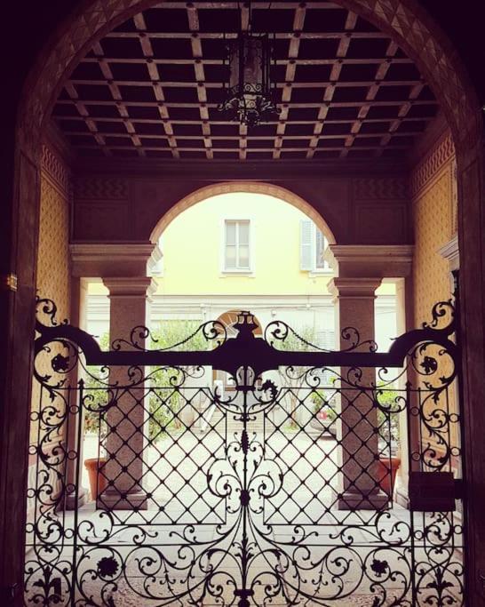 New Elegant Flat 3 Min From Station. Apartamento