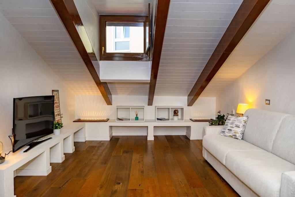 Canonica Attic Apartment