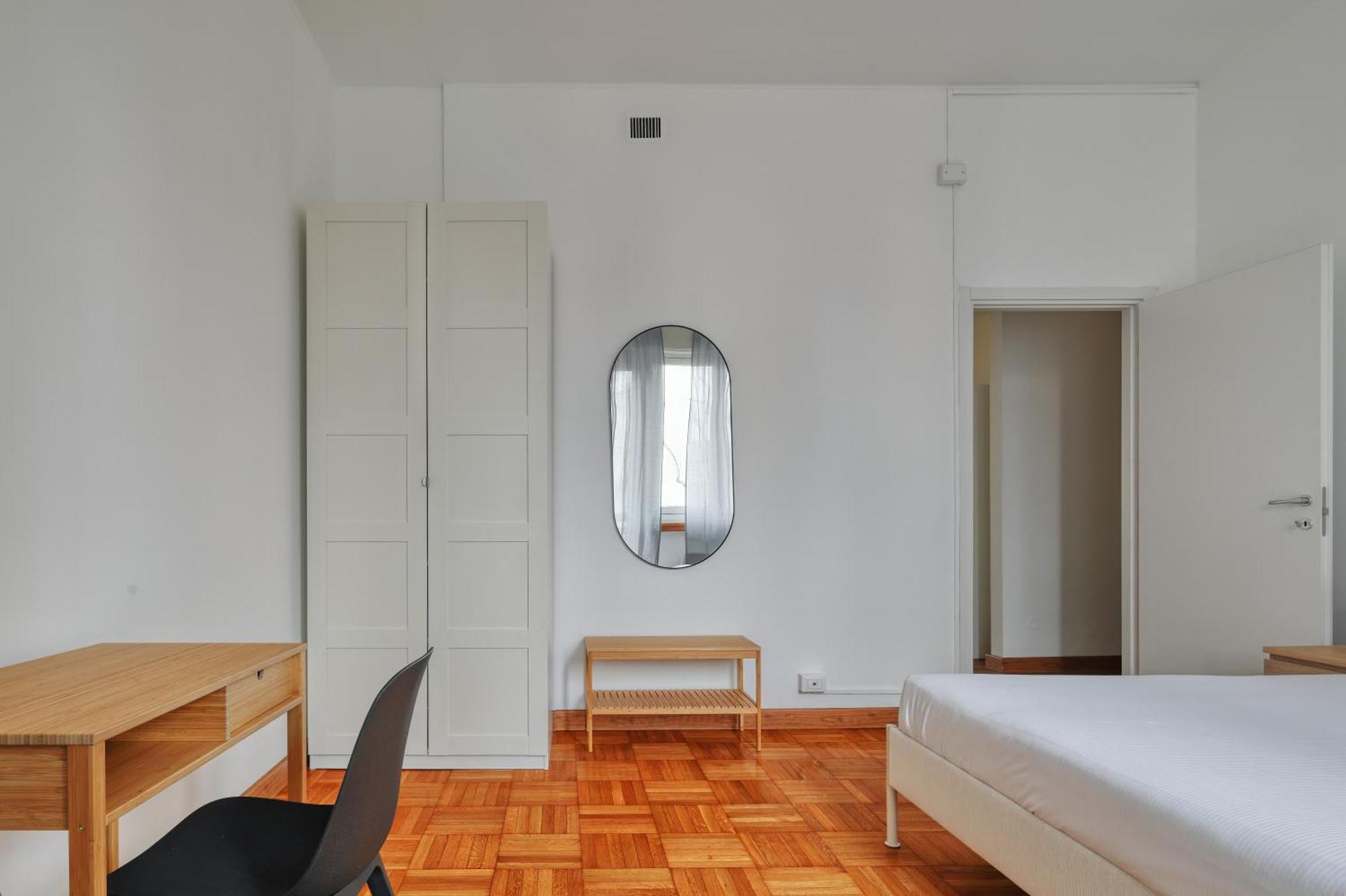 Apartment Joivy Chic 3-bed Flat Near Colonne Di San Lorenzo Mailand