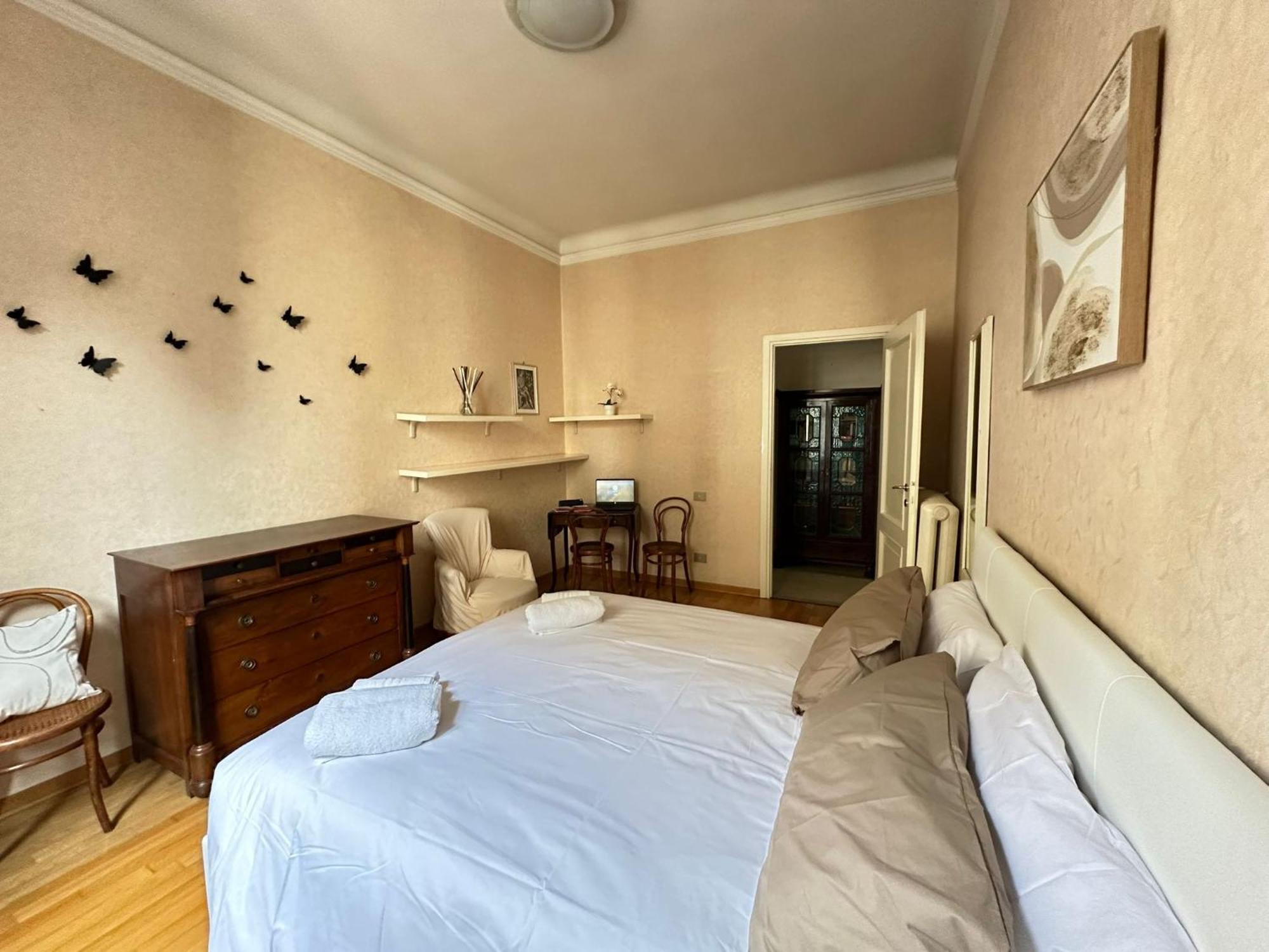 Elegant House Near Citta Studi Apartment