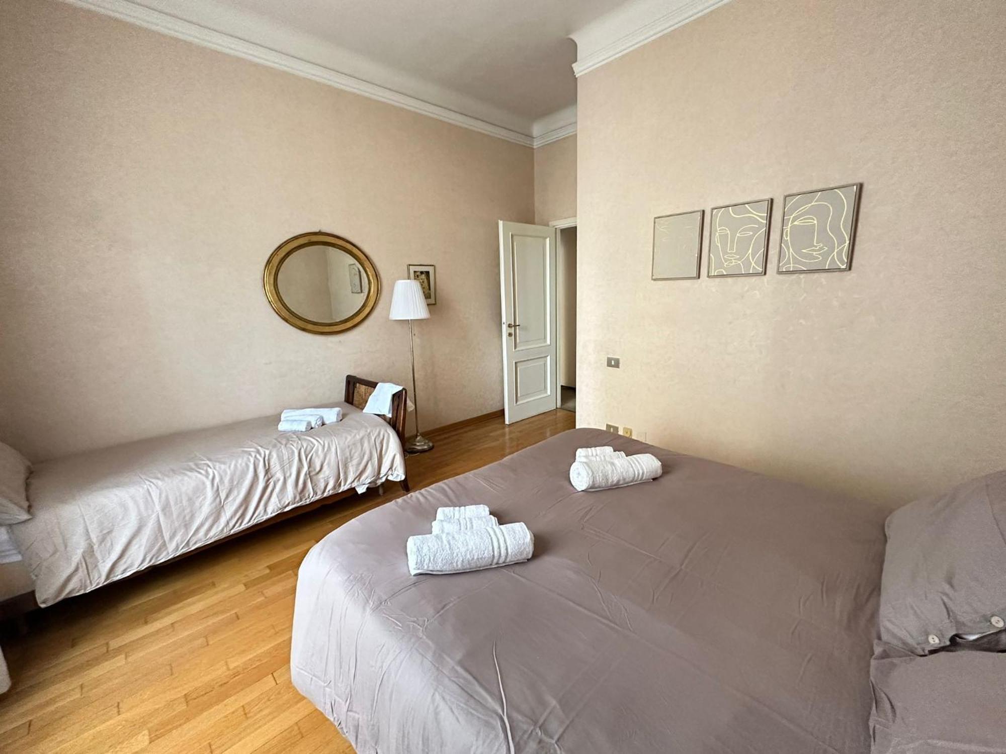 Elegant House Near Citta Studi Apartment