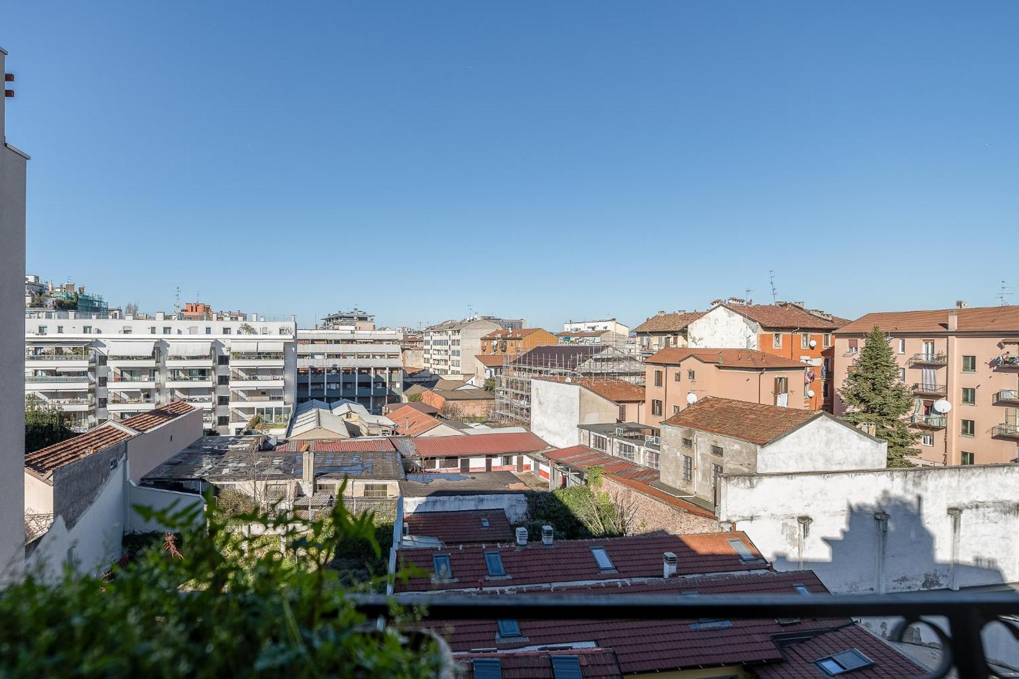 Bright Loft - Free Private Parking *