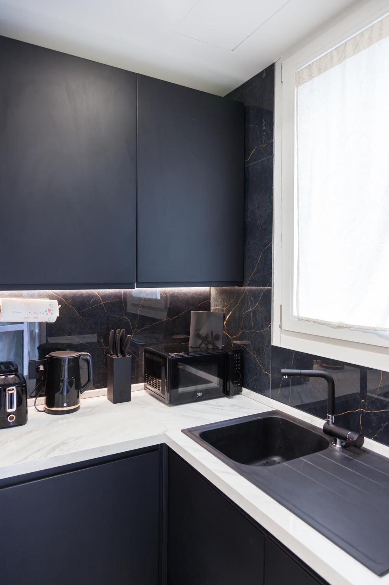 Italian Fashion - Luxurious Marble City Center Apartment Mailand