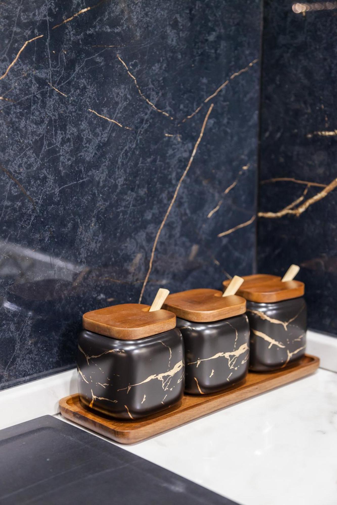 Apartment Italian Fashion - Luxurious Marble City Center
