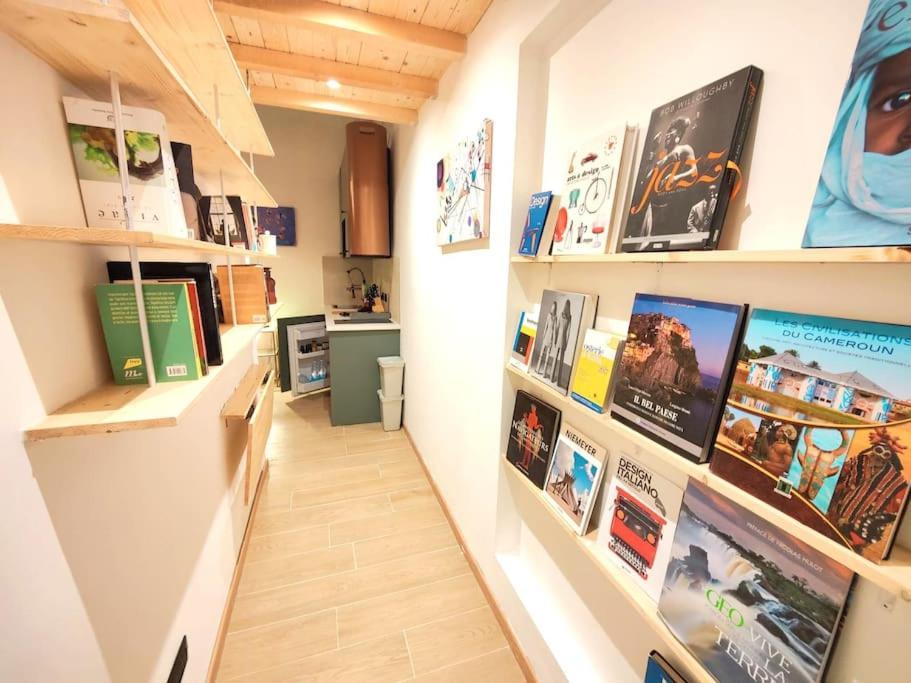 Apartamento Casa Mamo: Design & Vintage Above Subway *