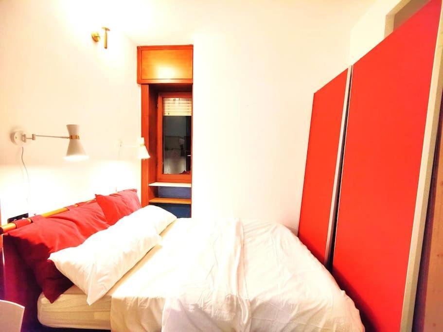Casa Mamo: Design & Vintage Above Subway Apartamento *