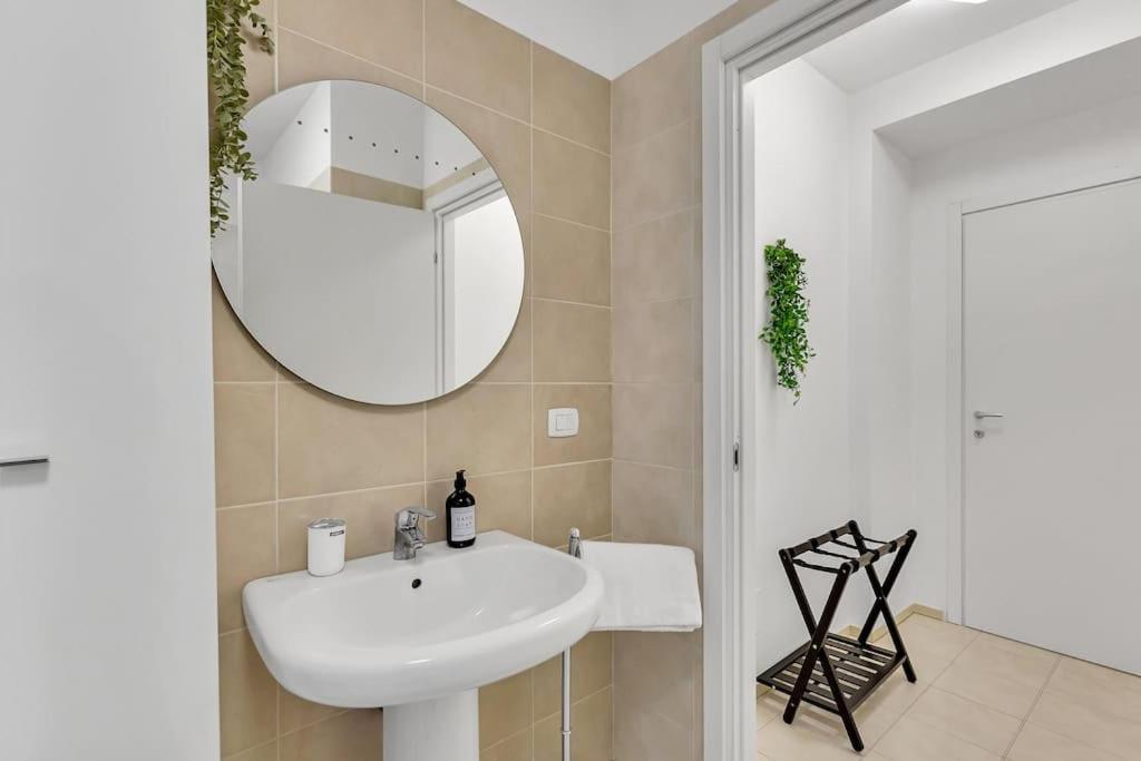 Private Parking-terrace10 Min To Linate Airport Mailand