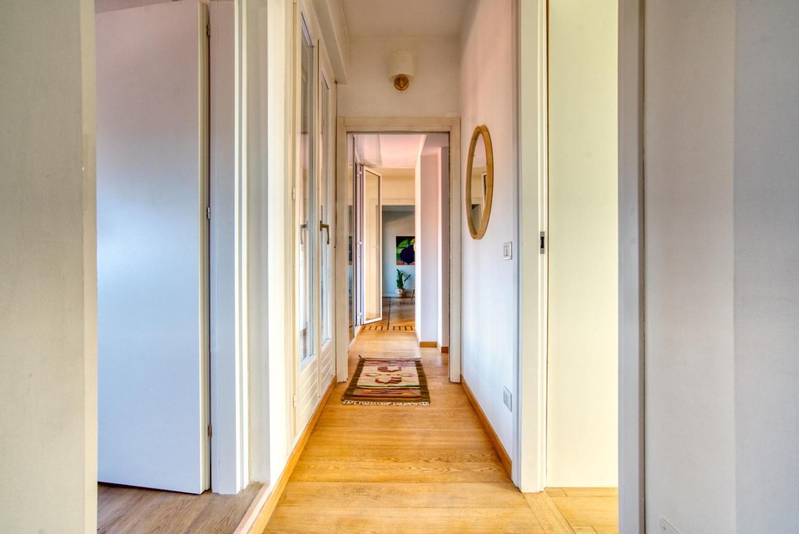 Apartment Spacious Penthouse With Panoramic Terrace - 20 Minutes From Duomo *