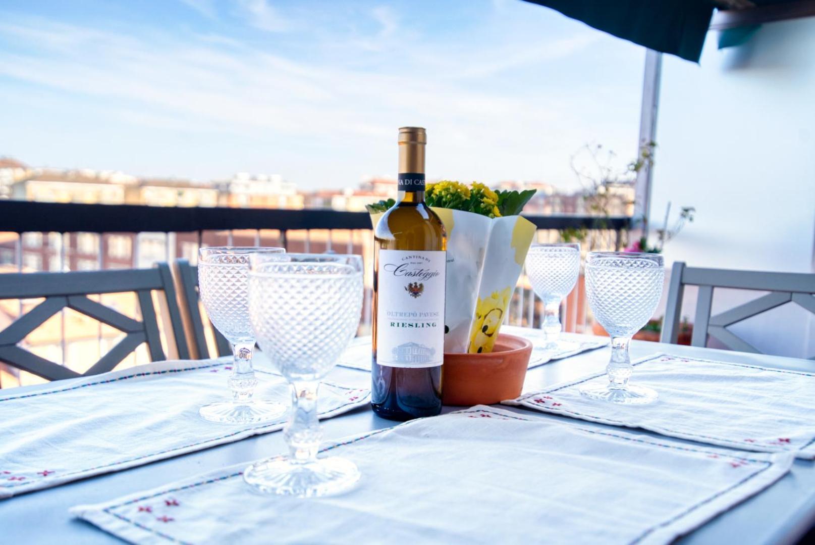 Spacious Penthouse With Panoramic Terrace - 20 Minutes From Duomo