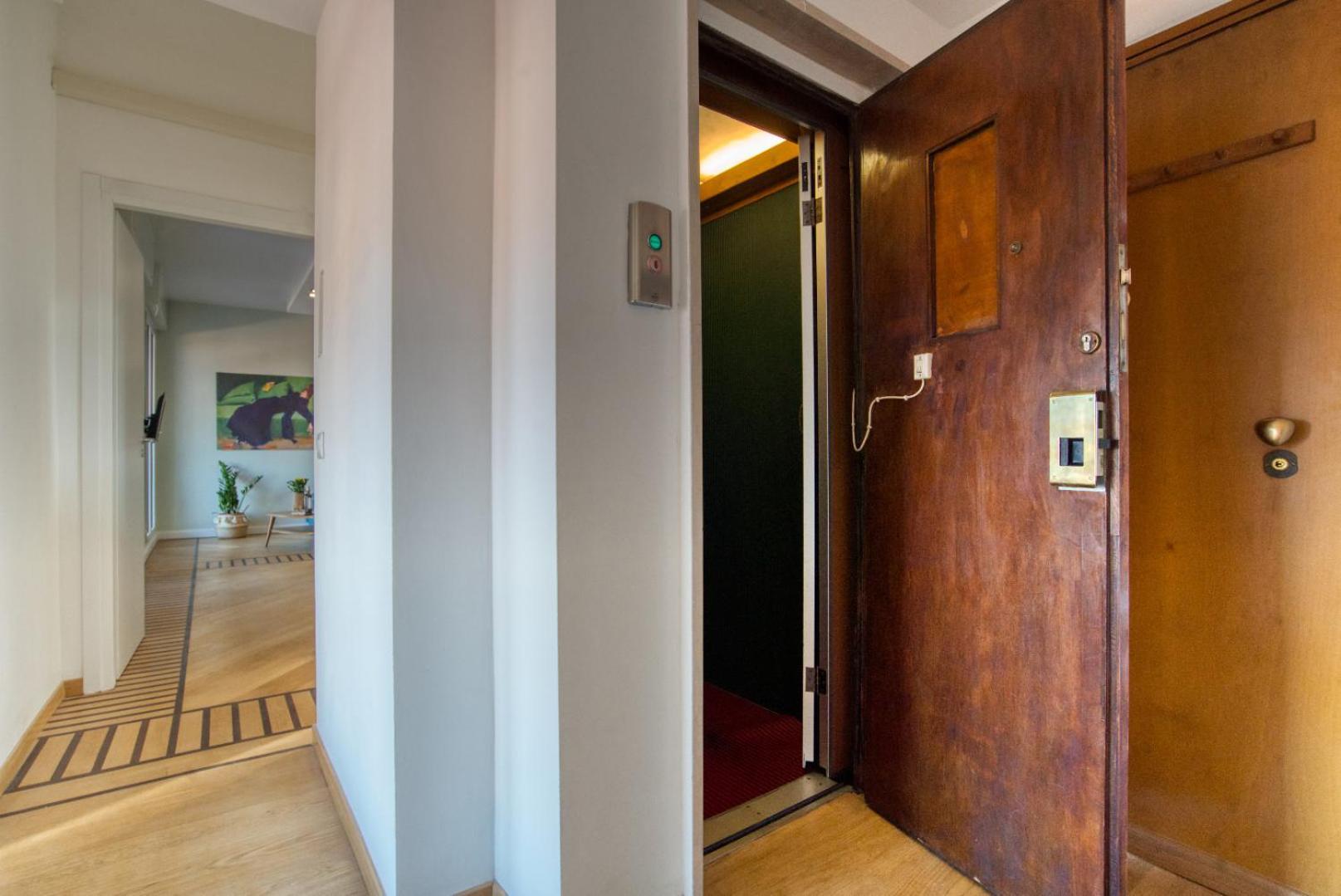 Spacious Penthouse With Panoramic Terrace - 20 Minutes From Duomo Apartment