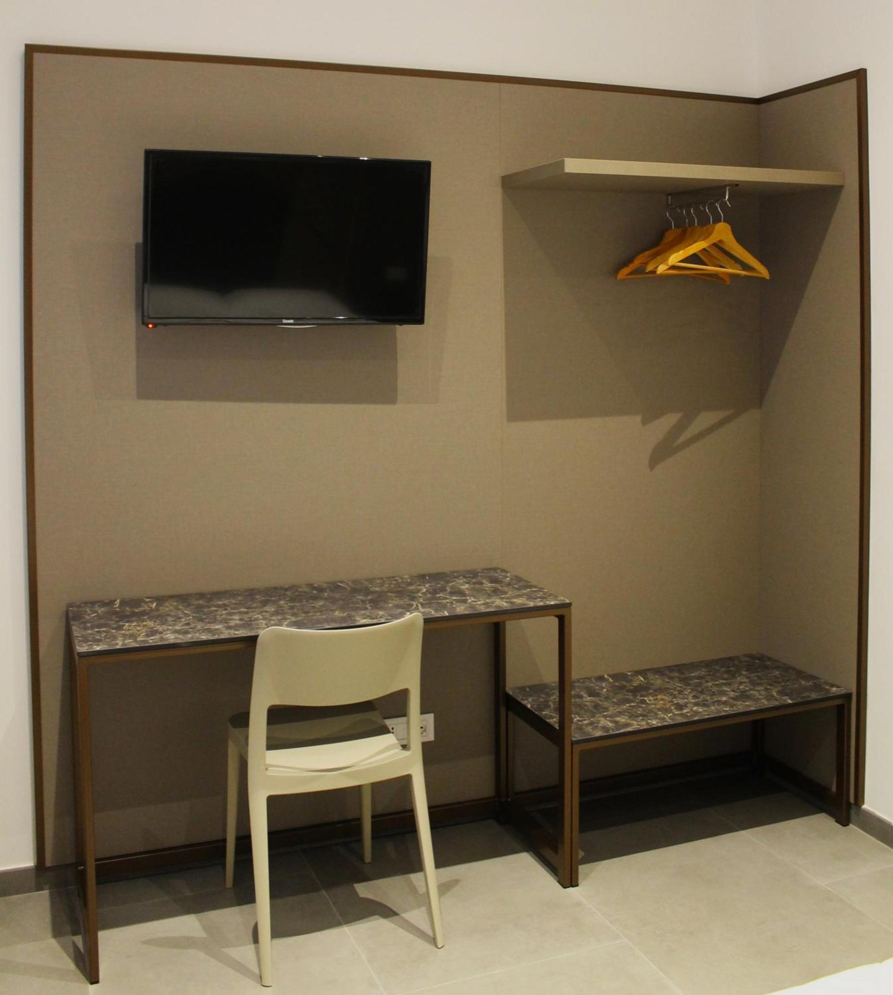 Miki - Mauro Macchi 91 Apartamento