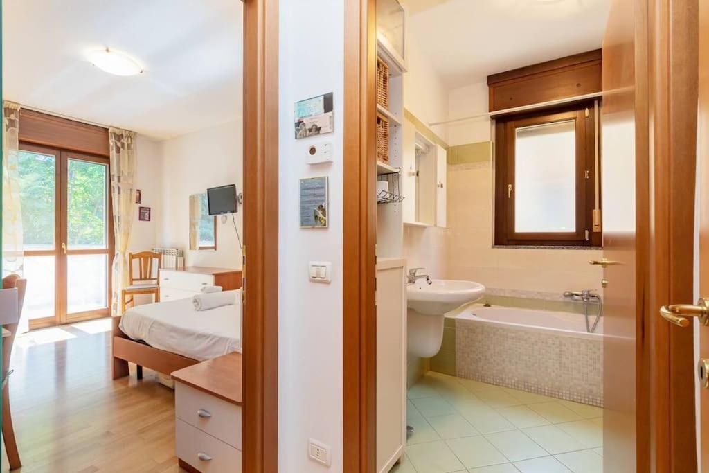 Elegante A 500 Mt Da M4 Con Wifi E Ac Apartamento *