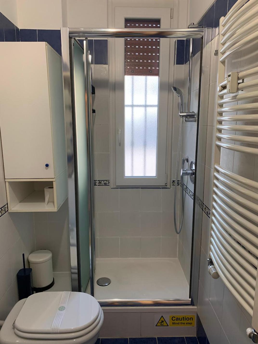Metro Apartamento *