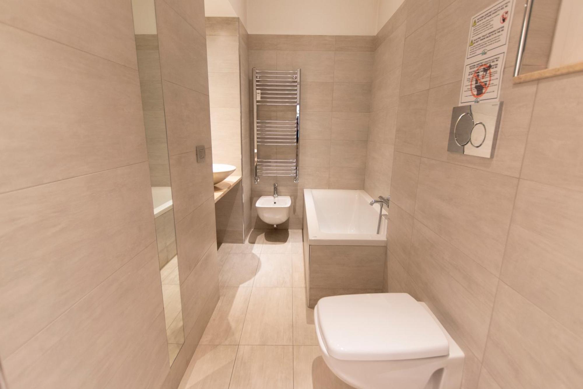 Luxury - Bramante 7 *